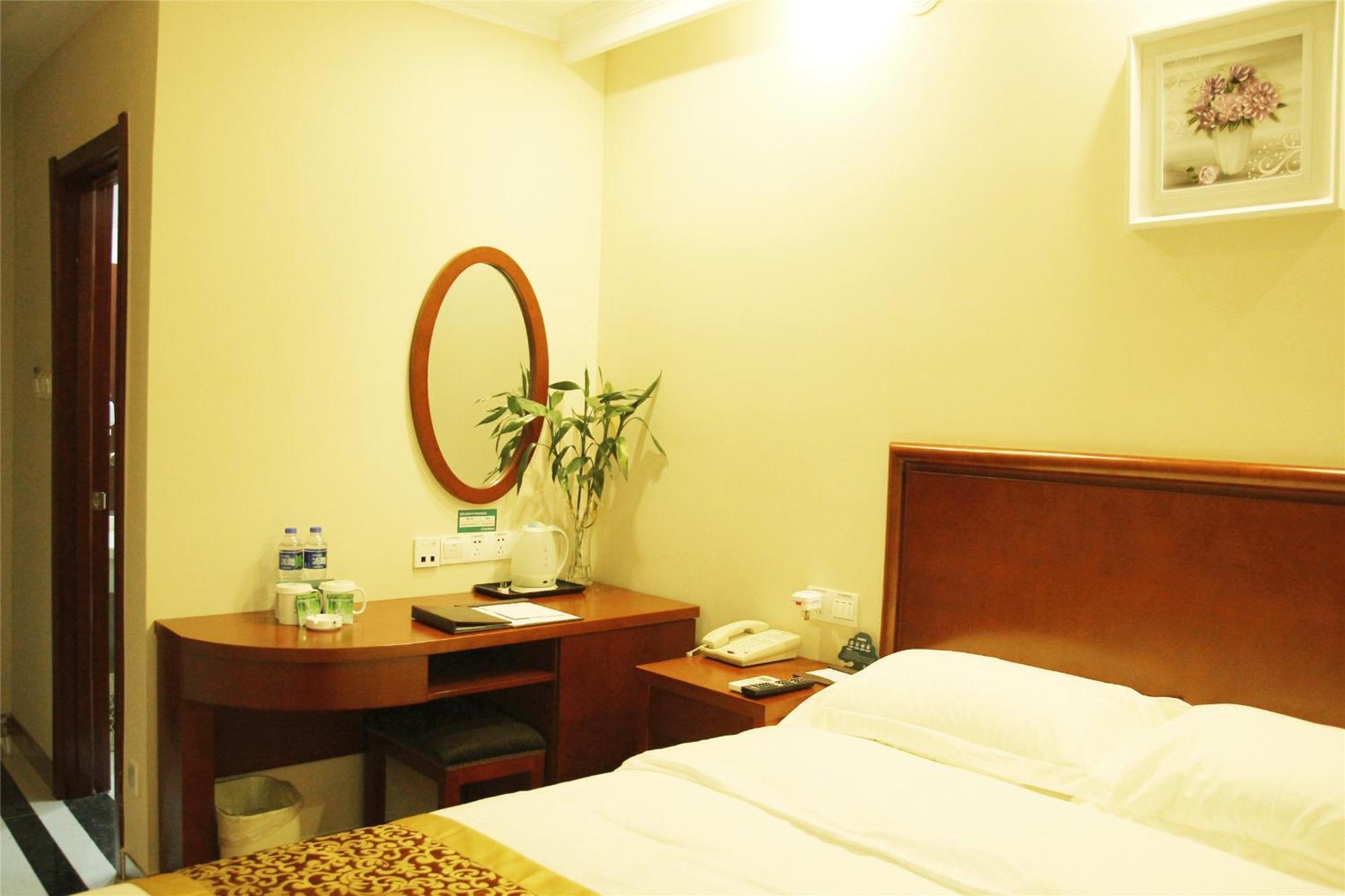 Greentree Inn Zhejiang Jiaxing West Zhongshan Road Vintage Car Building Express Hotel Zewnętrze zdjęcie
